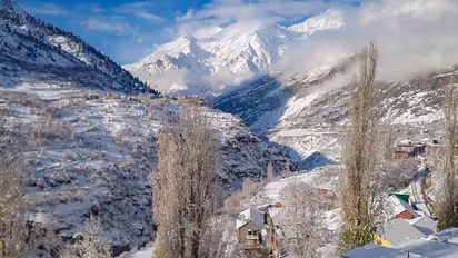  बर्फबारी के चलते जल्द करवट बदलेगा देश का मौसम, बस कुछ दिन और इंतजार, फिर निकलेंगे गर्म कपड़े, देखें कुछ PICS