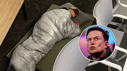 Twitter ऑफिस से सामने आई चौंकाने वाली तस्वीर, Musk की मनमर्जी के चलते ऑफिस में ही सोने को मजबूर हैं कर्मचारी