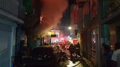 మంటల్లో చిక్కుకున్నస్వప్నలోక్‌ కాంప్లెక్స్‌ .. ఆరుగురి దుర్మరణం.. మృతులందరూ పాతికేళ్ల లోపు వారే.