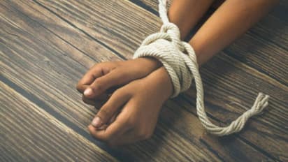 പാലക്കാട് പെൺകുട്ടിയെ കാണാതായി; സ്കൂളിലെ മൂന്നാം നിലയിൽ കെട്ടിയിട്ട നിലയിൽ കണ്ടെത്തി