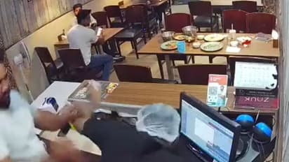 బిర్యానీ ఆర్డర్ వడ్డించడంలో జాప్యం.. సిబ్బందిపై దాడి చేసిన ముగ్గురు యువకులు.. వీడియో ఇదే