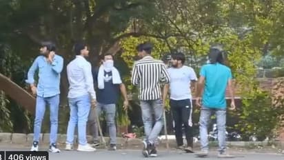 ಜೆಎನ್‌ಯುನಲ್ಲಿ ಮಾರಾಮಾರಿ: ವಿದ್ಯಾರ್ಥಿಗಳು ದೊಣ್ಣೆ ಹಿಡಿದು ತಿರುಗುತ್ತಿರುವ ವಿಡಿಯೋ ವೈರಲ್