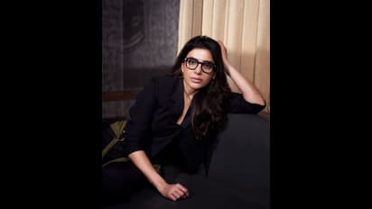 థియేటర్ల ముందు సమంత భారీ కటౌట్స్.. స్టార్ హీరోయిన్లలో సమంతకే ఇలాంటి క్రేజ్.!