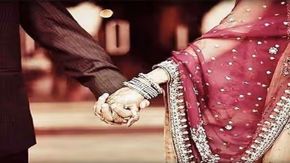 వధువుకి పక్షవాతం.. ఎత్తుకొనివెళ్లి మరీ పెళ్లి చేసుకున్న వరుడు...!