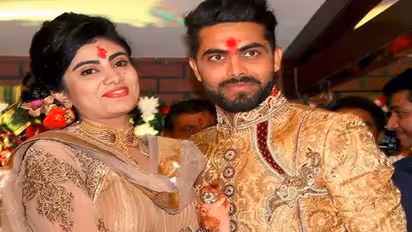 గుజరాత్ అసెంబ్లీ ఎన్నికలు .. నామినేషన్ దాఖలు చేసిన జడేజా భార్య