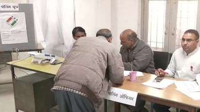 himachal election 2022: இமாச்சலப்பிரதேசத்தில் 68 தொகுதிகளுக்கு வாக்குப்பதிவு தொடக்கம்: 412 வேட்பாளர்கள் போட்டி