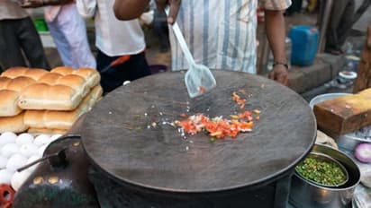 കോര്പറേറ്റ് ജോലി വേണോ അതോ ചായക്കച്ചവടം വേണോ?