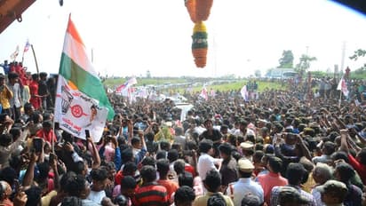 భారీ గజమాల, పూలవర్షంతో... భీమిలిలో పవన్ కల్యాణ్ అద్భుత స్వాగతం (ఫోటోలు)