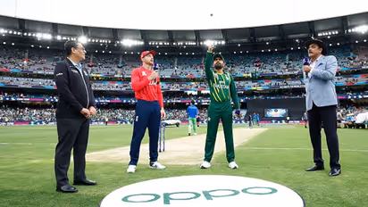 டி20 உலக கோப்பை யாருக்கு..? ஃபைனலில் பாகிஸ்தான் - இங்கிலாந்து பலப்பரீட்சை..! டாஸ் ரிப்போர்ட்