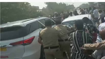 ఎమ్మెల్యే రసమయి కారుపై దాడికి యువకుల యత్నం:పోలీసుల లాఠీచార్జీ, గుండ్లపల్లిలో ఉద్రిక్తత