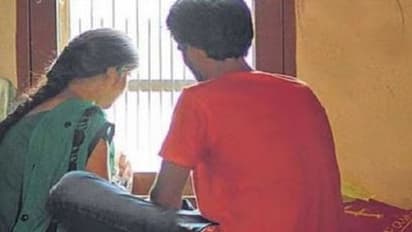 భార్య మీద కోపం.. కూతుళ్లకు కూల్ డ్రింక్ లో విషం కలిపిచ్చిన తండ్రి.. ఒకరు మృతి, మరొకరి పరిస్థితి విషమం.. 