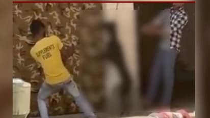 ചങ്ങലയില്‍ കഴുത്ത് കുരുക്കി ചുവരില്‍ തൂക്കി, ഉത്തര്‍ പ്രദേശില്‍ 3 യുവാക്കള്‍ ചേര്‍ന്ന് നായയെ കൊന്നു