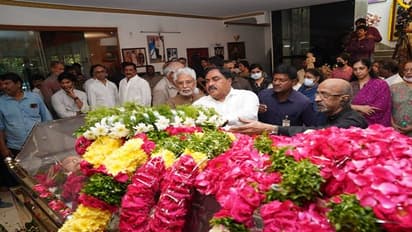 కృష్ణ లేని లోటు తెలుగు సినీ పరిశ్రమకు తీరని లోటు.. మంత్రి ఎర్రబెల్లి దయాకర్ రావు