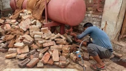 హైదరాబాద్ లో అమ్మోనియా గ్యాస్ లీక్, 10మందికి అస్వస్థత...