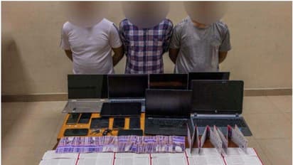 ലോകകപ്പ് ഫുട്ബോളിൻറെ ടിക്കറ്റുകൾ കരിഞ്ചന്തയിൽ വിറ്റു; മൂന്നു പേര് പിടിയില്