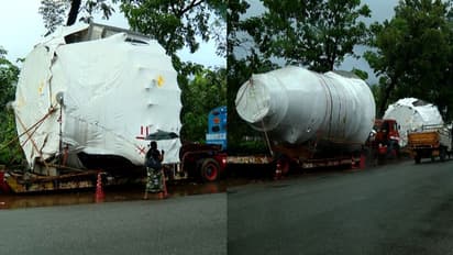 ഗതാഗത തടസ്സം ഭയന്ന് അനുമതിയില്ല; താമരശ്ശേരി ചുരം കയറാന് ലോറികള് റോഡരികില് കാത്തിരിപ്പ് തുടങ്ങിയിട്ട് 2 മാസം