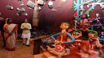 अपने दौरे के दूसरे दिन भोपाल पहुंची राष्ट्रपति द्रोपदी मुर्मू, स्वयं सहायता समूह सम्मलेन में हुईं शामिल