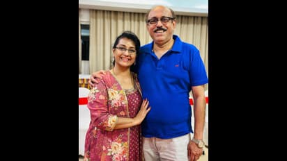 ஒரே நாளில் பிறந்த அப்பா - அம்மாவுக்கு மிக பிரமாண்டமாக பர்த்டே கொண்டாடிய கீர்த்தி சுரேஷ்! வைரலாகும் போட்டோஸ்!