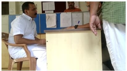 വ്യാജ വാട്സാപ്പ് ഗ്രൂപ്പ്: ഷോണിനെ 3 മണിക്കൂര്‍ ചോദ്യംചെയ്തു, ഇനിയും ചോദ്യംചെയ്യേണ്ടതുണ്ടെന്ന് അന്വേഷണസംഘം