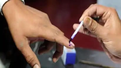 గుజరాత్ ఎన్నికలు : నేడే రెండో దశ ఓటింగ్.. బరిలో 833 మంది .. టెన్షన్ లో వీఐపీ అభ్యర్థులు ..