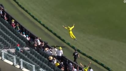 ऑस्ट्रेलिया बनाम इंग्लैंड वनडे मैच: एश्टन एगर की ऐसी फील्डिंग देखकर दंग रह जाएंगे आप, वीडियो हुआ वायरल