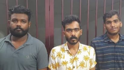 കാര് വാടകയ്ക്ക് എടുത്ത് ആന്ധ്രയില് നിന്ന് കഞ്ചാവ് കടത്ത്; മോഷണക്കേസ് പ്രതിയടക്കം 3 പേര് പിടിയില്