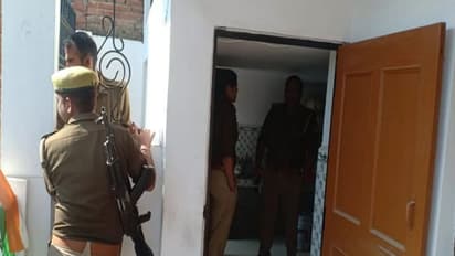 3 दिनों तक पिता की लाश के साथ रहा बेटा, पुलिस ने किया सवाल तो कोल्डड्रिंक पीते हुए बोला- मर गए होंगे