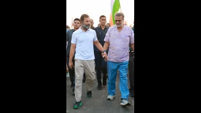 Tushar Gandhi: ராகுல் காந்தியின் பாரத் ஜோடோ யாத்ராவில் மகாத்மா காந்தியின் கொள்ளுப் பேரன் இணைந்தார்