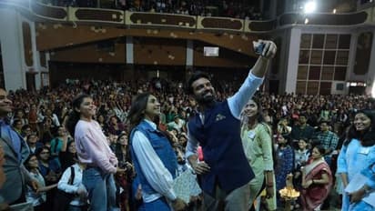 गुजरात चुनाव में ड्यूटी कर रहे IAS अफसर ने सोशल मीडिया पर पोस्ट की ऐसी फोटो चुकानी पड़ गई भारी कीमत