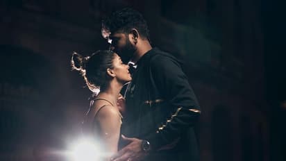 கிஸ் டே ஸ்பெஷல்... நயன்தாராவுக்கு முத்த மழை பொழிந்த விக்னேஷ் சிவன் - வைரலாகும் ரொமாண்டிக் கிளிக்ஸ்