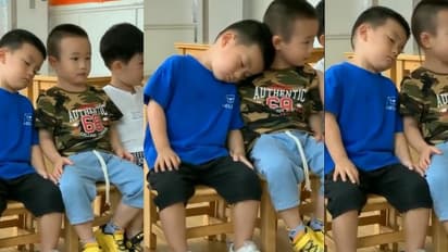 ಇಂಥಾ ಸ್ನೇಹಿತರು ನಿಮಗೂ ಇದ್ದಾರಾ? ನಿದ್ದೆಗೆ ಜಾರಿದ ಸಹಪಾಠಿಗೆ ಹೆಗಲು ಕೊಟ್ಟ ಸ್ನೇಹಿತ..!