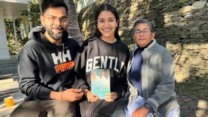 'टीम इंडिया' फिर करेगी चमत्कार,खतरनाक रास्तों से गुजरकर दिव्य स्थल 'कैंची धाम' पहुंचे विराट-अनुष्का कोहली