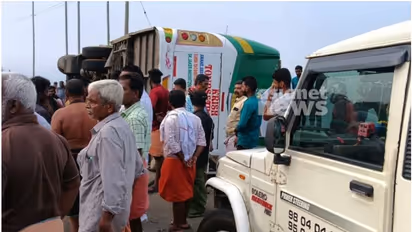 ളാഹ അപകടം: പരിക്കേറ്റ എട്ട് വയസുകാരൻ്റെ ശസ്ത്രക്രിയ പൂർത്തിയായി, അത്യാഹിത വിഭാഗത്തിൽ നിരീക്ഷണത്തിൽ തുടരും