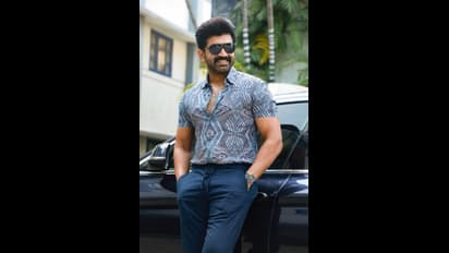 Arun Vijay: படப்பிடிப்பில் நடந்த விபரீதம்.! உடல் கன்னிப்போய் ரத்த கட்டுடன் புகைப்படம் வெளியிட்ட  அருண் விஜய்!