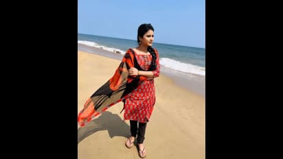 விஜய் டிவி பிரபலத்தை ரகசிய திருமணம் செய்துகொண்டார் குக் வித் கோமாளி ரித்திகா - வைரலாகும் போட்டோஸ்