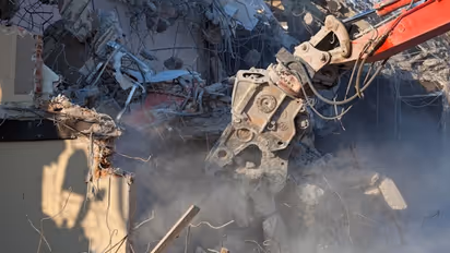 KDMC demolishes 'illegal' Uddhav Thackeray-led Shiv Sena office in Kalyan