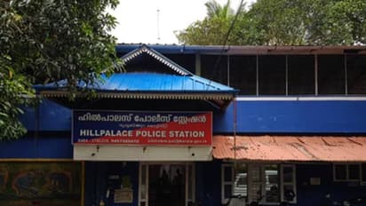 പ്ലസ് വണ് വിദ്യാർത്ഥിനിയോട് ലൈംഗികാതിക്രമം; ഒളിവിൽ കഴിഞ്ഞ അധ്യാപകൻ പിടിയിൽ