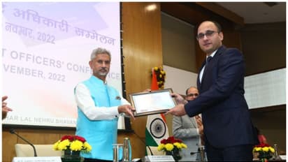 പാസ്പോര്ട്ട് അപേക്ഷകളിലെ പരിശോധന മികവിന് കേരള പോലീസിന് അംഗീകാരം,കാലതാമസം ഒഴിവാക്കുന്നതില് വലിയ നേട്ടം