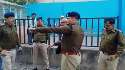 ग्वालियर में 3 मिनट में 1.20 करोड़ की लूट, लुटेरे बाइक से आए- कार सवार को तमंचा लगाया, और पैसे लेकर हुए फरार