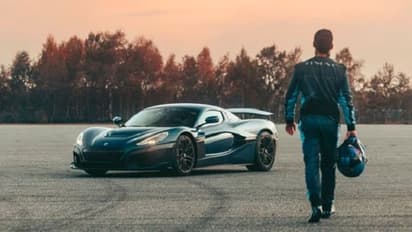 సూపర్ కార్లను కూడా బీట్ చేసే ప్రపంచంలోనే అత్యంత వేగవంతమైన ఎలక్ట్రిక్ కార్.. 2 సెకండ్లలో టాప్ స్పీడ్..