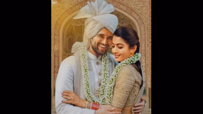 Did Rashmika Mandanna, Vijay Deverakonda got married? A picture of the duo breaks the Internet