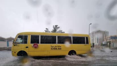 യുഎഇയുടെ വിവിധ ഭാഗങ്ങളില്‍ കനത്ത മഴ; യെല്ലോ, ഓറഞ്ച് അലെര്‍ട്ടുകള്‍ പ്രഖ്യാപിച്ച് അധികൃതര്‍