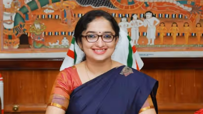 ഐഎഎസ് തലത്തിൽ അഴിച്ചുപണി; 6 ജില്ലകളിലെ കളക്ടര്മാര്ക്ക് മാറ്റം, ദിവ്യ എസ് അയ്യർ വിഴിഞ്ഞം പോർട്ട് എംഡി