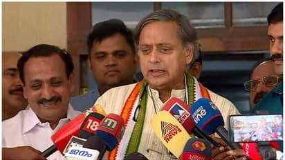 'രണ്ട് എംപിമാർ പൊതുപരിപാടികളിൽ പങ്കെടുക്കുന്നതിൽ ആർക്ക് വിഷമം?' വിഭാഗീയത ആരോപണത്തിനെതിരെ തരൂർ