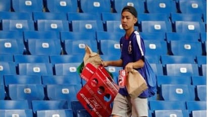 FIFA World Cup: ಪಂದ್ಯ ವೀಕ್ಷಿಸಿದ ಬಳಿಕ ಸ್ಟೇಡಿಯಂ ಸ್ವಚ್ಚ ಮಾಡಿದ ಜಪಾನ್ ಫ್ಯಾನ್ಸ್‌..! ಇವರು ನಮಗೂ ಸ್ಪೂರ್ತಿಯಲ್ಲವೇ?