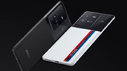 క్వాల్ కం ఫాస్టెస్ట్ ప్రాసెసర్తో ఐకూ కొత్త సిరీస్ స్మార్ట్ ఫోన్.. తక్కువ లైట్ లో కూడా బెస్ట్ ఫోటోలు తీయవచ్చు