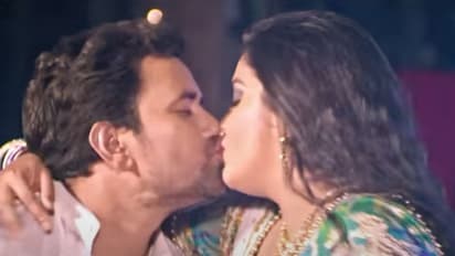 आम्रपाली दुबे, निरहुआ का इंटिमेट रोमांटिक सॉन्ग 'कुकर' हुआ वायरल, देखें बोल्ड पिक्स और वीडियो