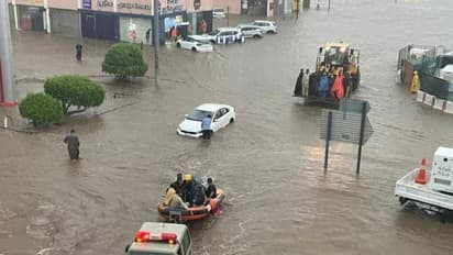  ജിദ്ദ മഴക്കെടുതിയില്‍ നാശനഷ്ടങ്ങളുടെ കണക്കെടുപ്പ് തുടങ്ങി