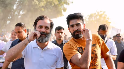 ఒలింపిక్ విజేతతో కలిసి మీసాలు తిప్పిన రాహుల్ గాంధీ.. సోషల్ మీడియాలో వైరల్ అవుతున్న వీడియో