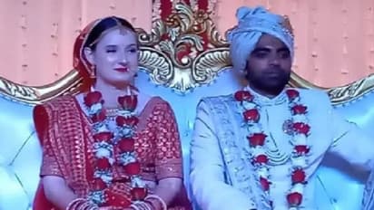 बिहार के छोरे ने इंग्लैंड की हेलन को बनाया दुल्हनिया, बाबा बैद्यनाथ मंदिर में लिए 7 फेरे...पढ़िए लव स्टोरी